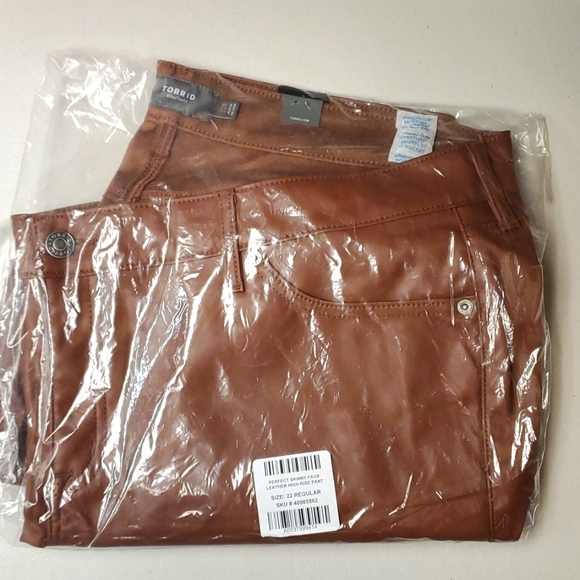 ❤️NWT VINTAGE TORRID FAUX VEGAN LEATHER POCKETS PANT SKINNY ROOT BEER PLUS SIZE - Picture 14 of 16